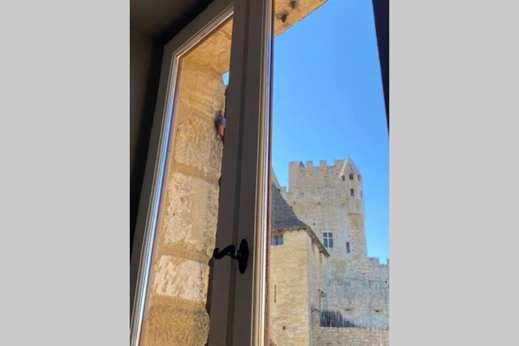 La Croquante Face Au Chateau 베이냑 에 카즈낙 외부 사진